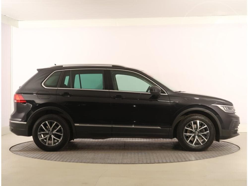 2021 Volkswagen TIGUAN - 11