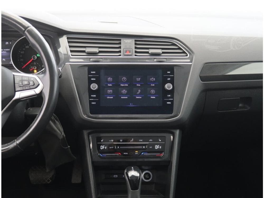 2021 Volkswagen TIGUAN - 23