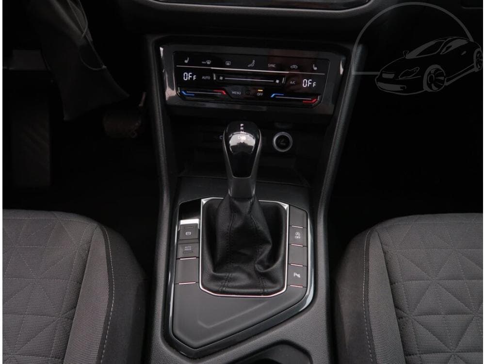 2021 Volkswagen TIGUAN - 25