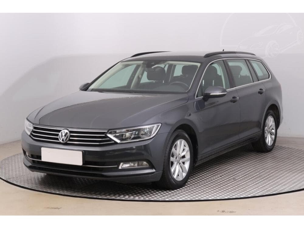 2018 Volkswagen PASSAT - 4