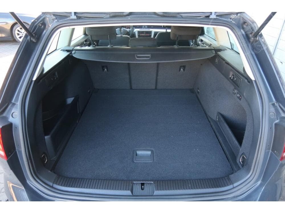 2018 Volkswagen PASSAT - 10