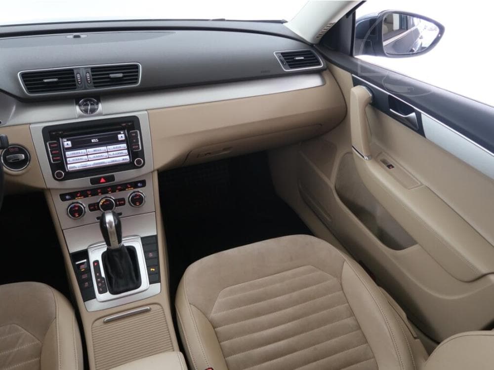 2014 Volkswagen PASSAT - 8