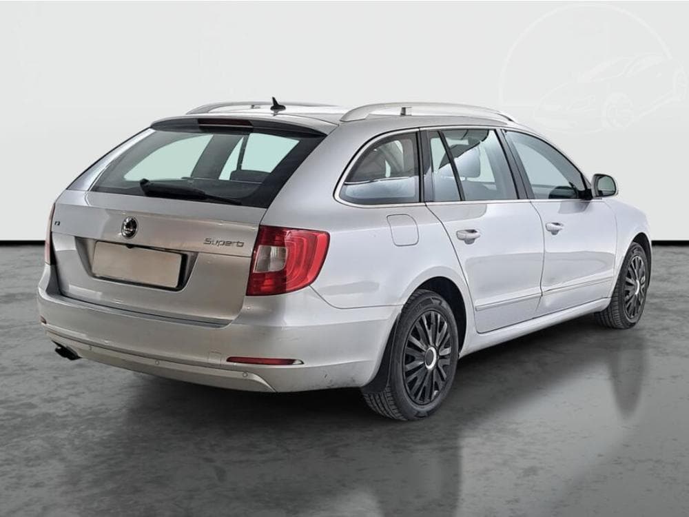 2010 Škoda SUPERB - 5
