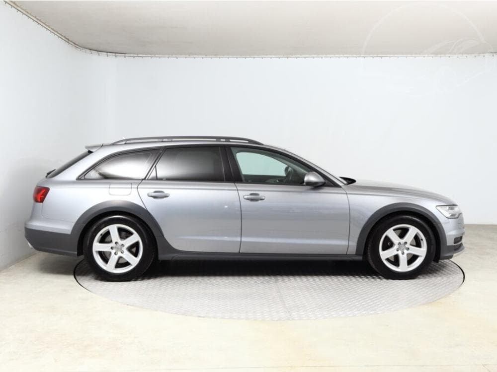 2016 Audi ALLROAD - 16