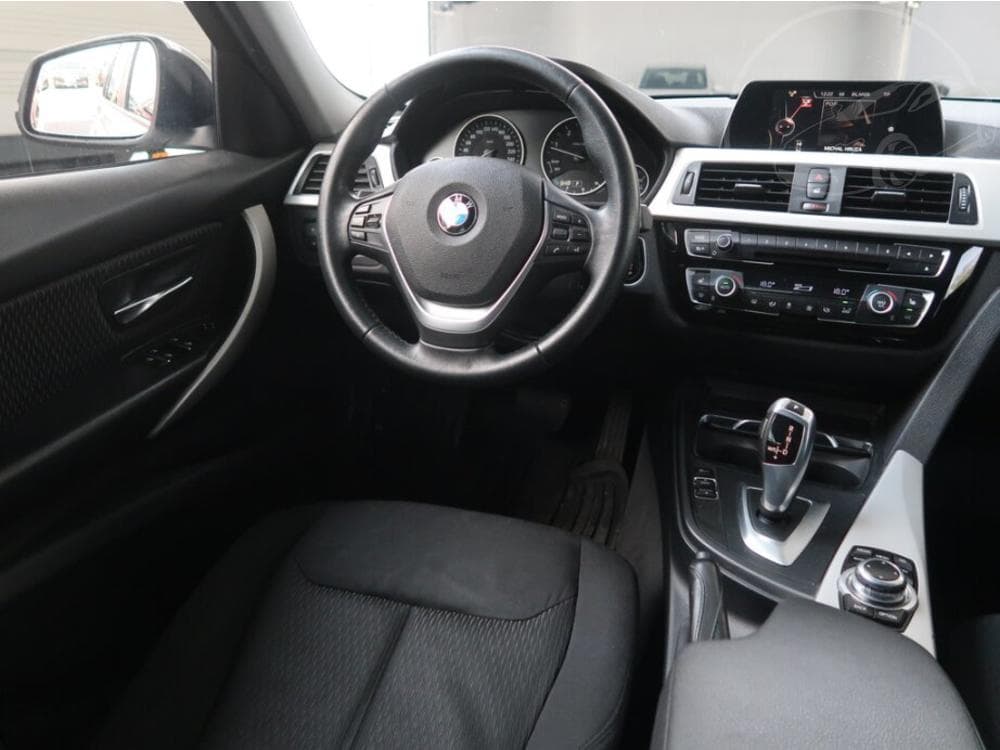 2017 BMW 3-SERIES - 19