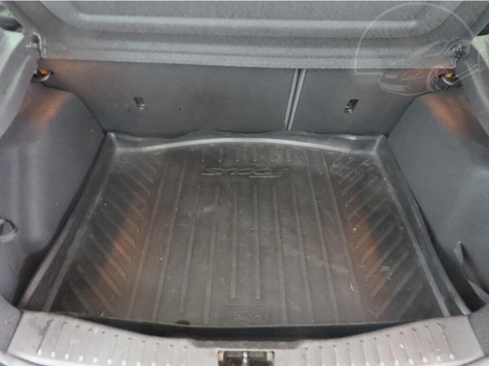 2011 Ford FOCUS - 12