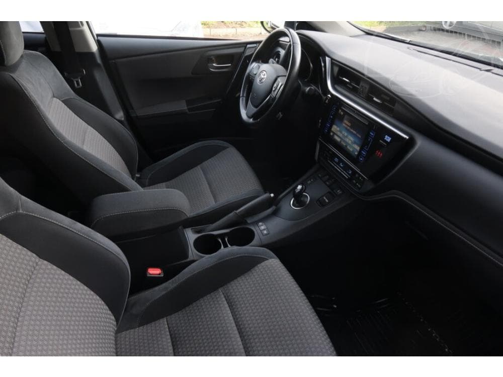 2018 Toyota AURIS - 25