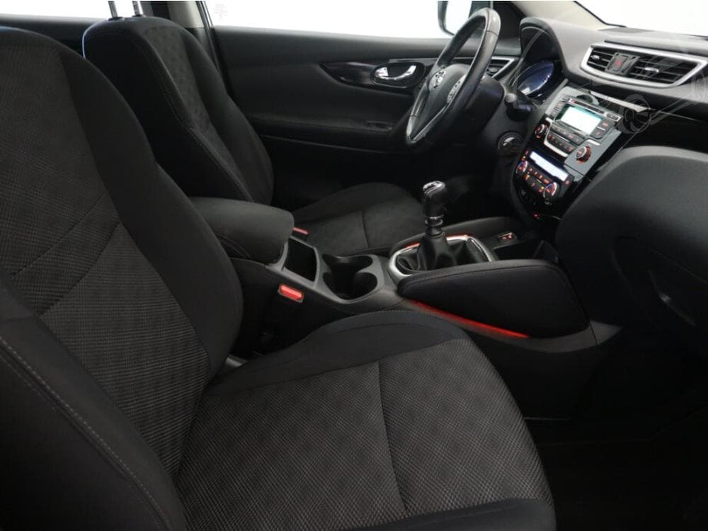 2016 Nissan QASHQAI - 9