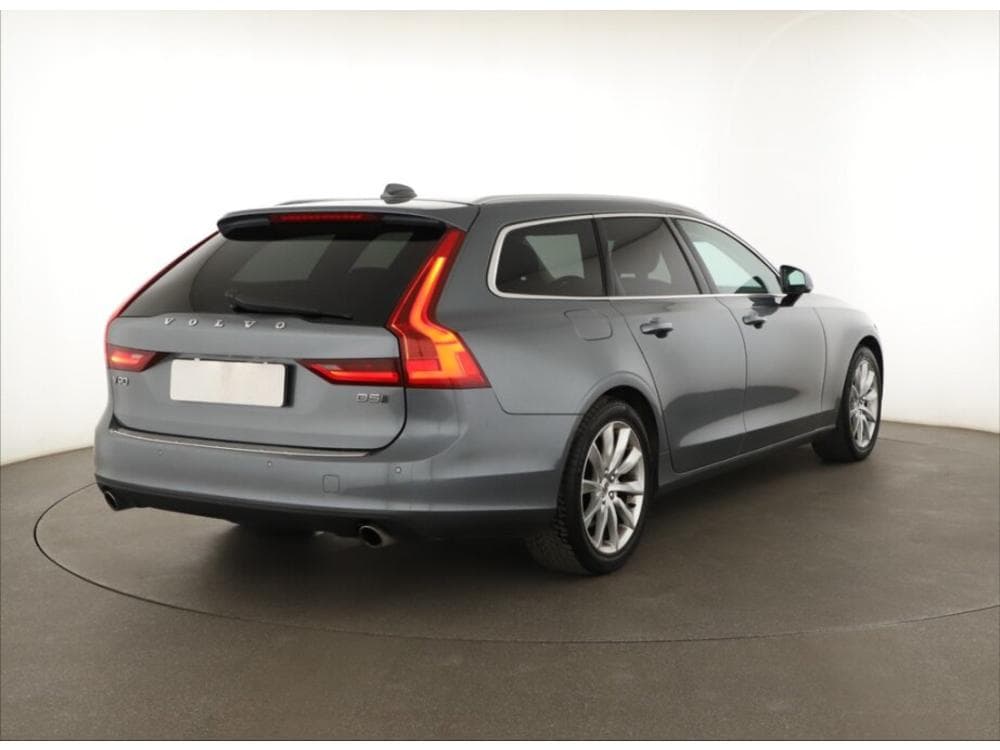 2018 Volvo V90 - 13