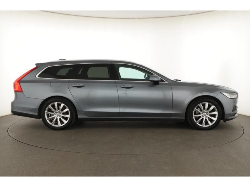 2018 Volvo V90 - 16
