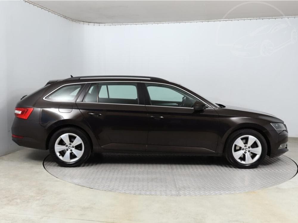 2016 Škoda SUPERB - 16