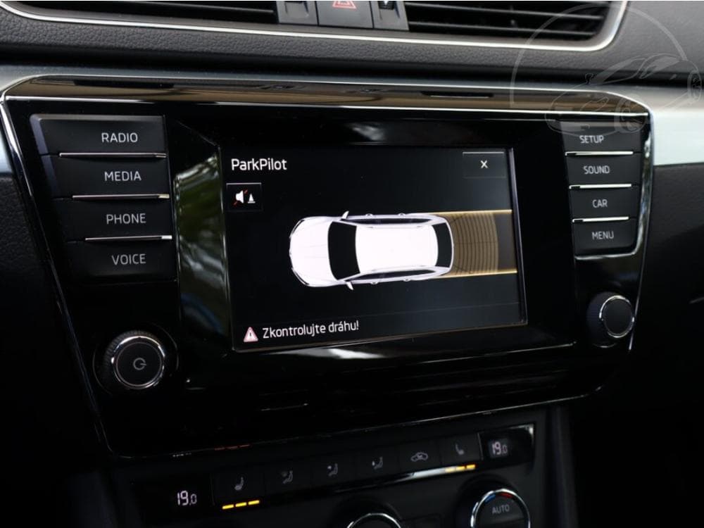 2016 Škoda SUPERB - 43