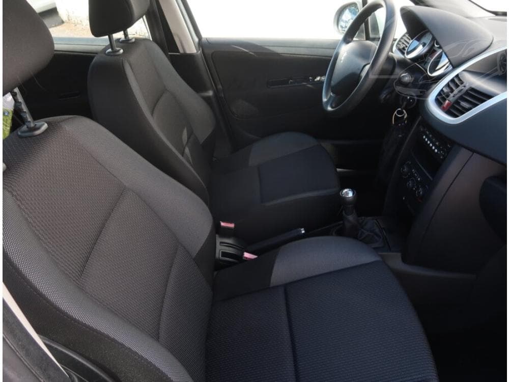 2009 Peugeot 207 - 9