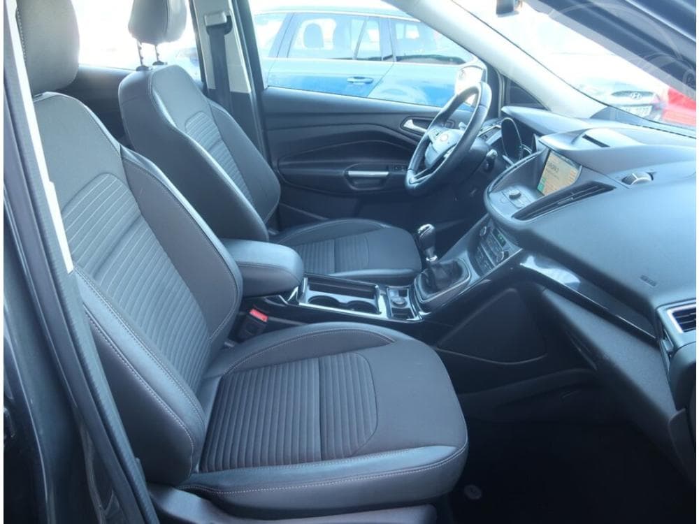 2019 Ford KUGA - 25