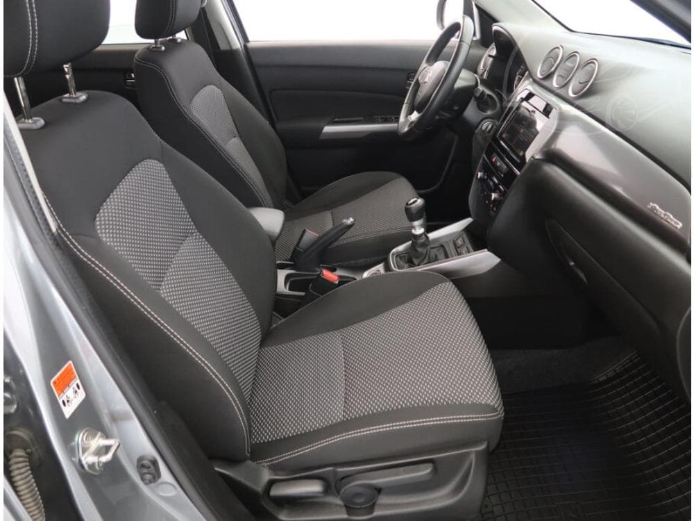 2019 Suzuki VITARA - 25