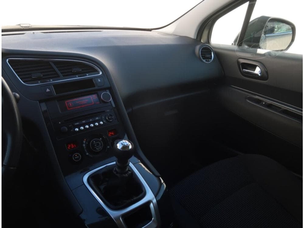 2015 Peugeot 5008 - 8