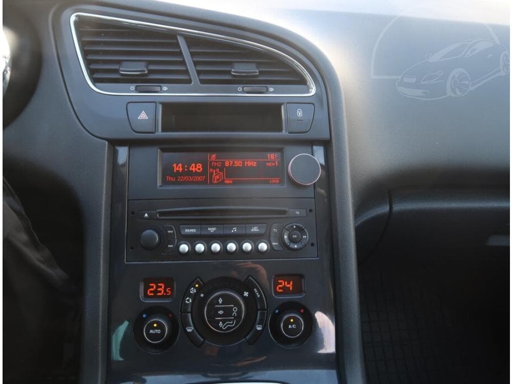 2015 Peugeot 5008 - 12