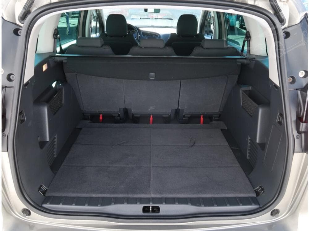 2015 Peugeot 5008 - 13