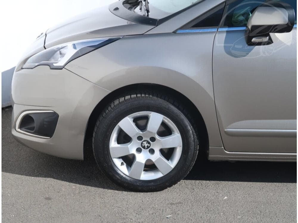 2015 Peugeot 5008 - 14