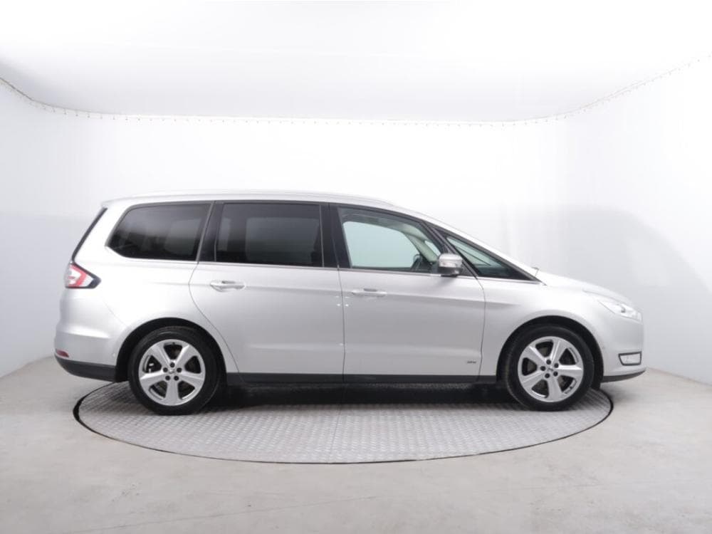 2019 Ford GALAXY - 16