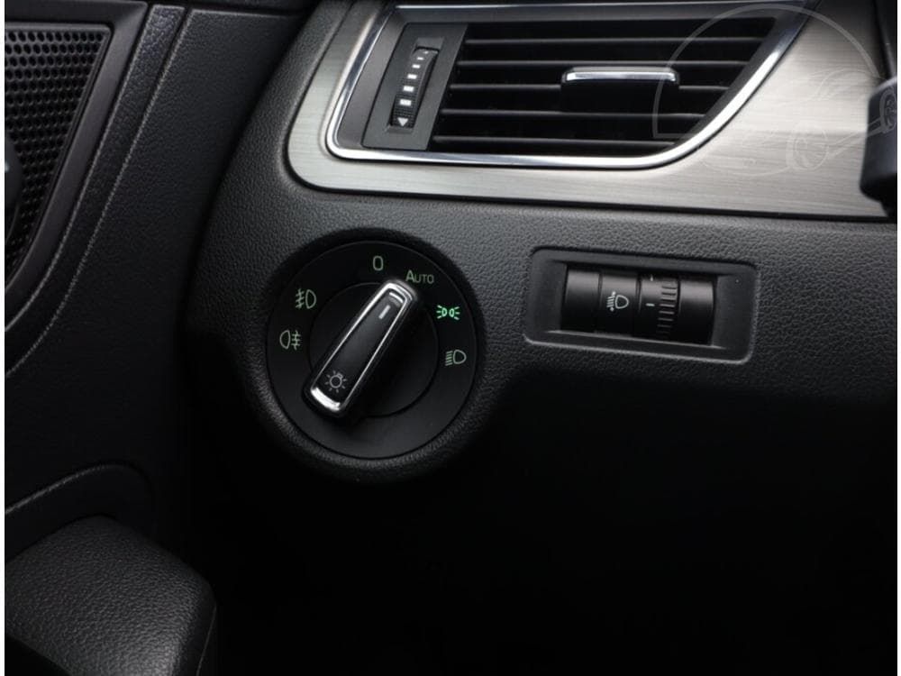 2017 Škoda RAPID - 14