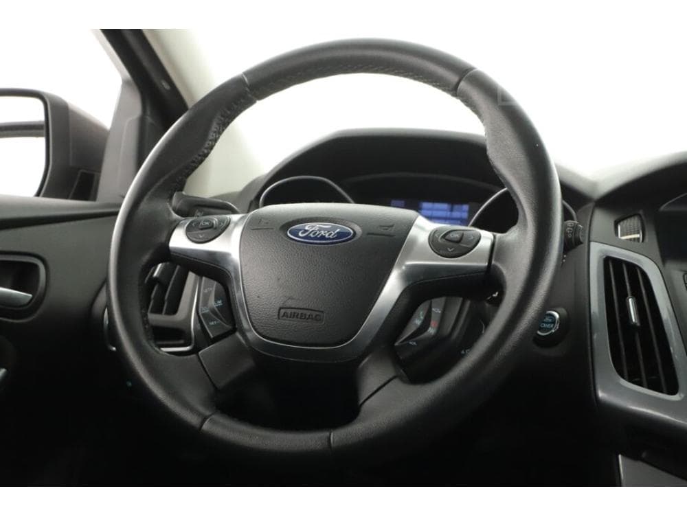 2011 Ford FOCUS - 12