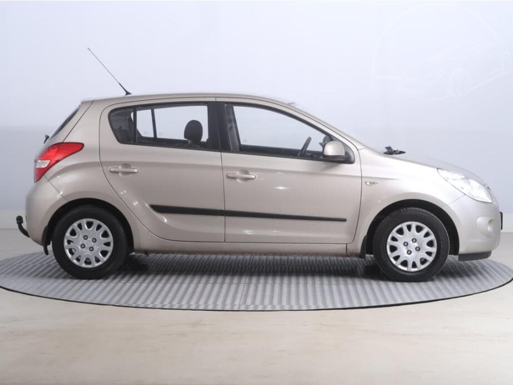 2010 Hyundai i20 - 16