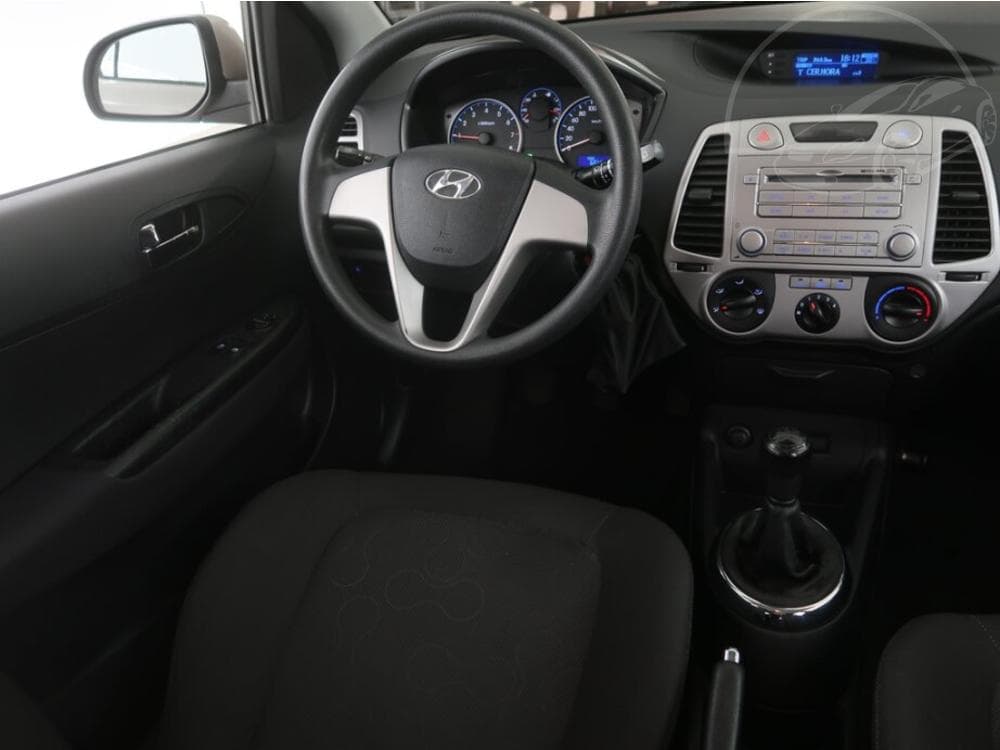 2010 Hyundai i20 - 19