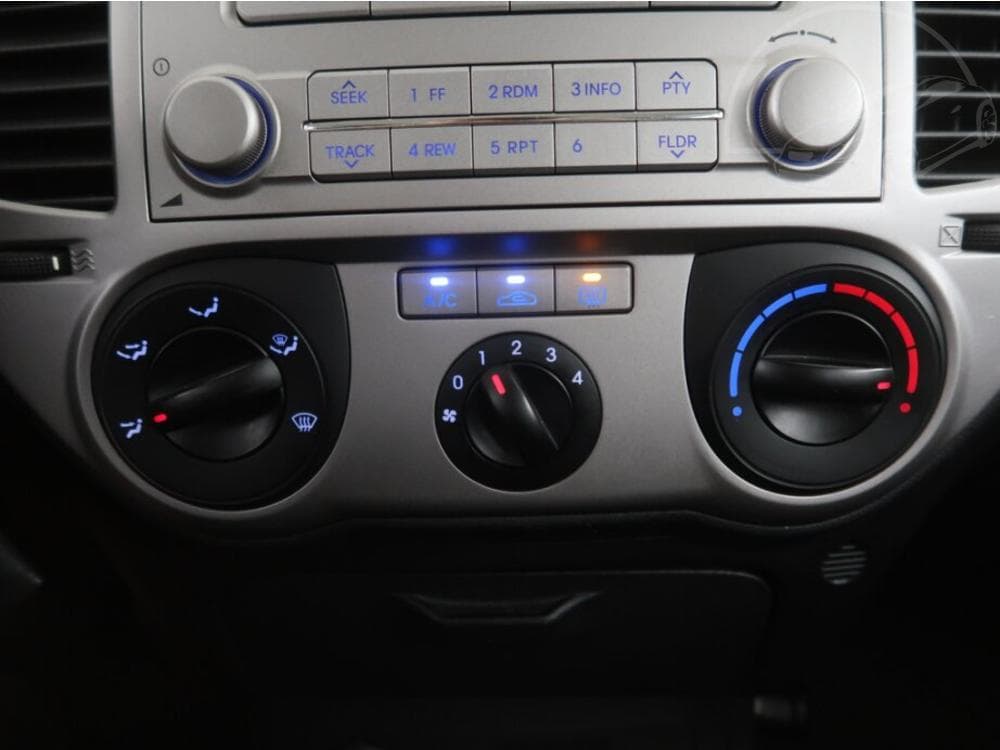 2010 Hyundai i20 - 40