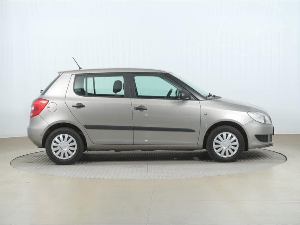 2011 Škoda FABIA - 6