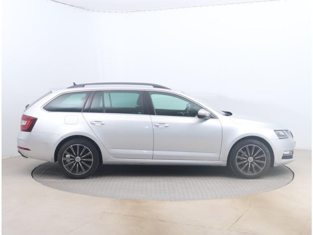 2017 Škoda OCTAVIA - 16