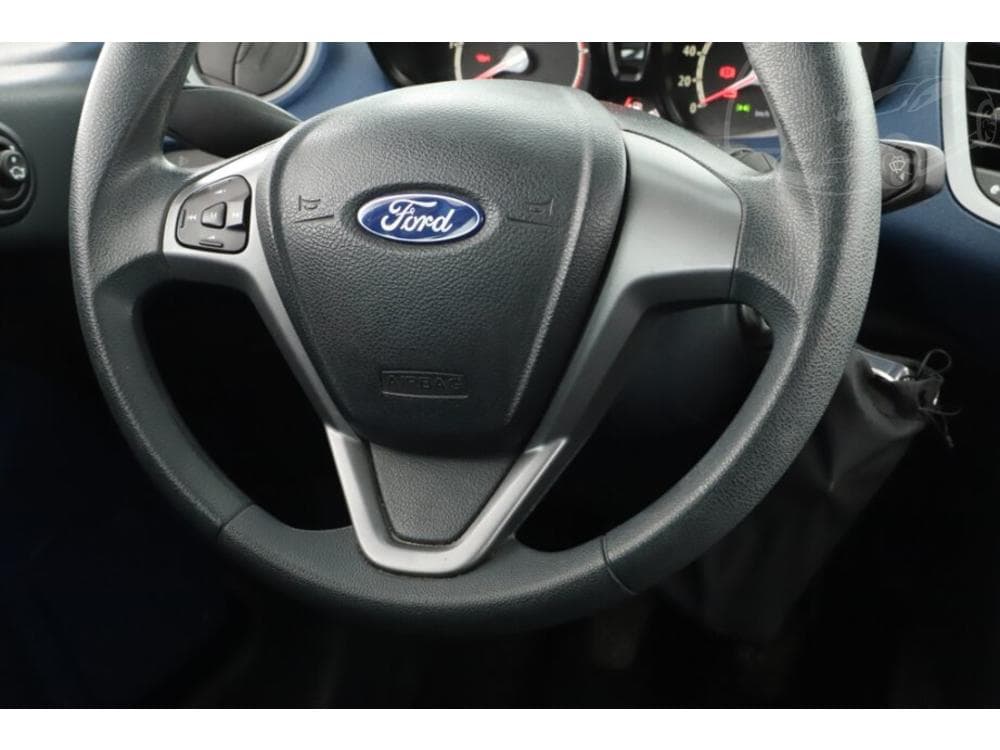 2009 Ford FIESTA - 12