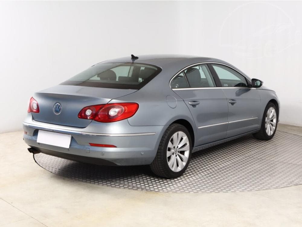 2011 Volkswagen PASSAT - 5