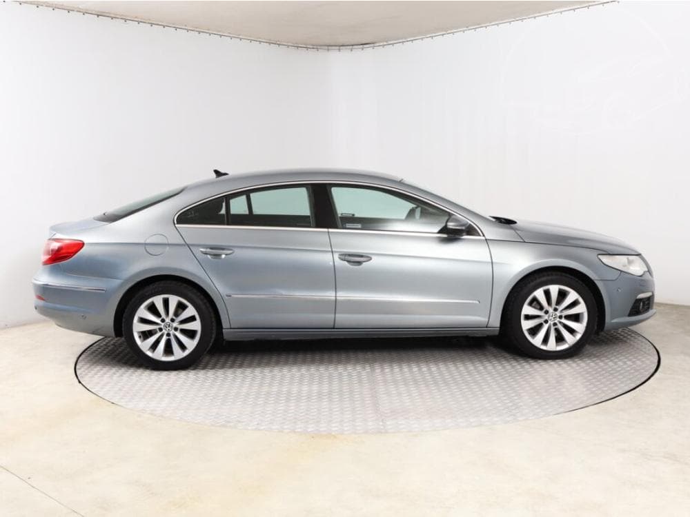 2011 Volkswagen PASSAT - 6