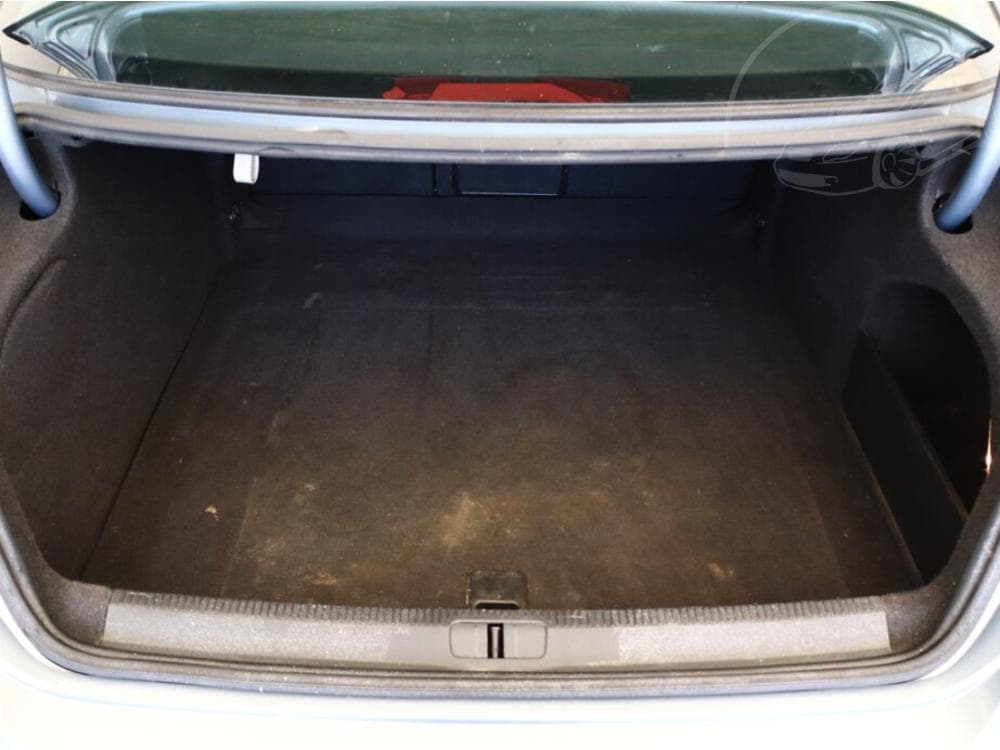 2011 Volkswagen PASSAT - 11