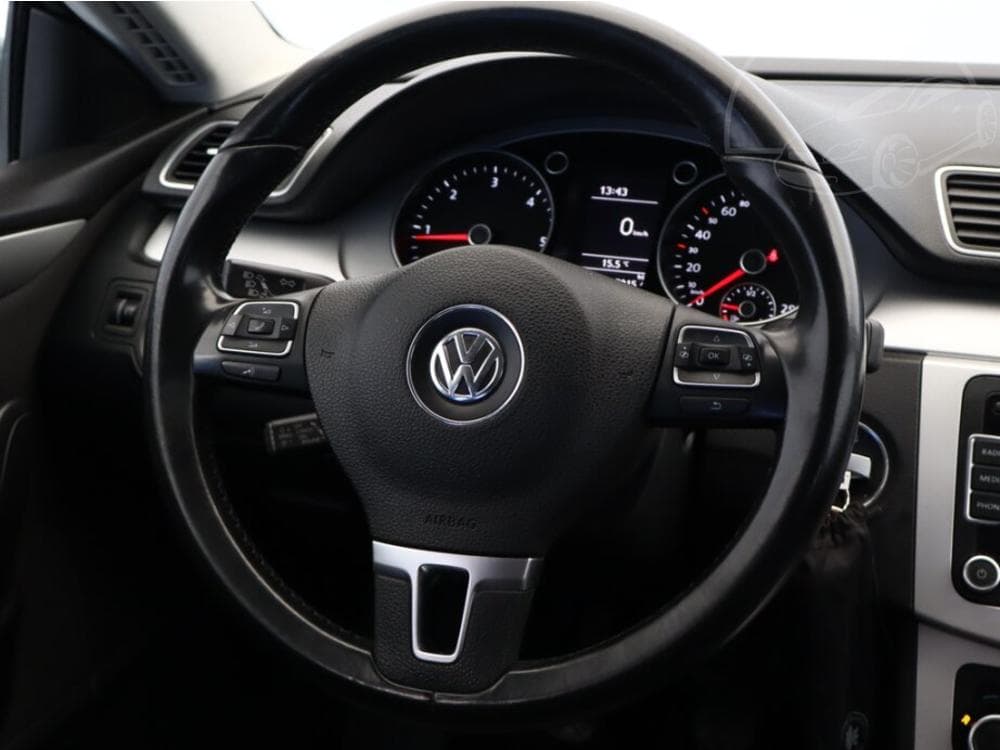 2011 Volkswagen PASSAT - 13