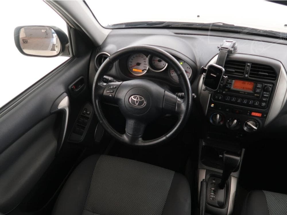 2004 Toyota RAV4 - 7