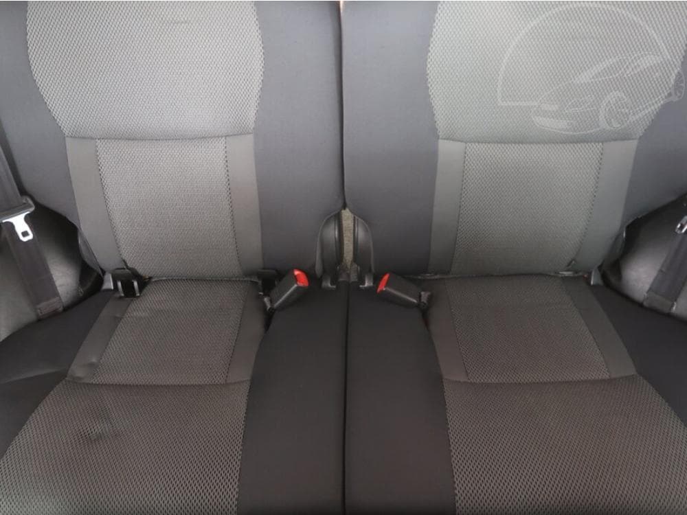 2004 Toyota RAV4 - 10