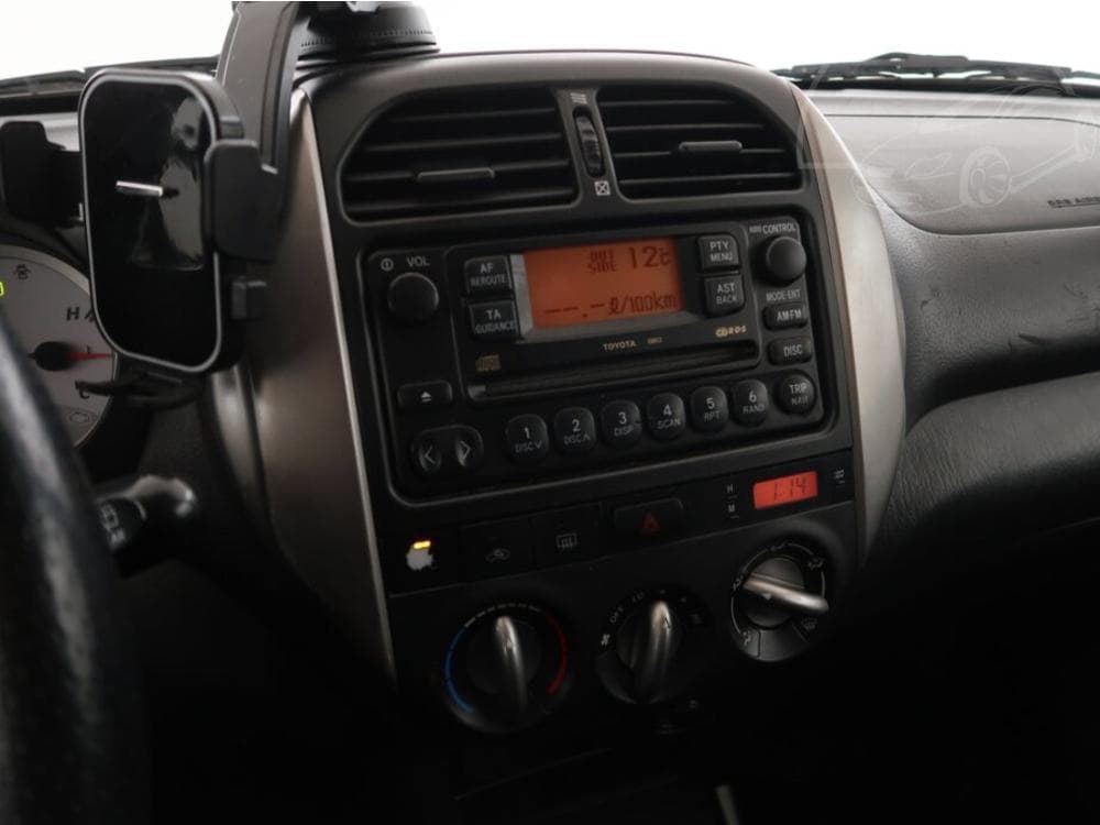 2004 Toyota RAV4 - 12