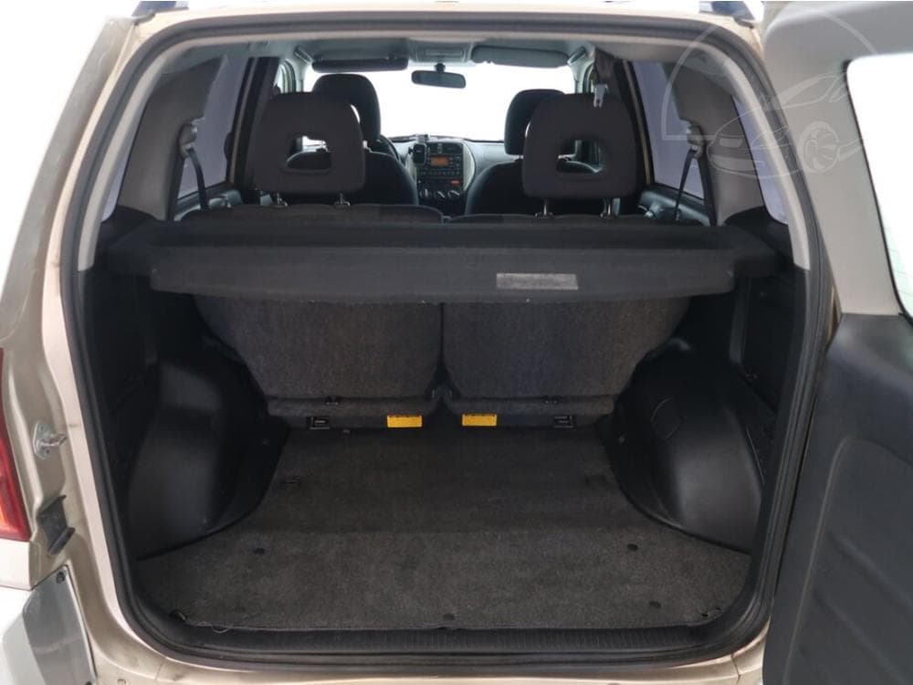 2004 Toyota RAV4 - 14
