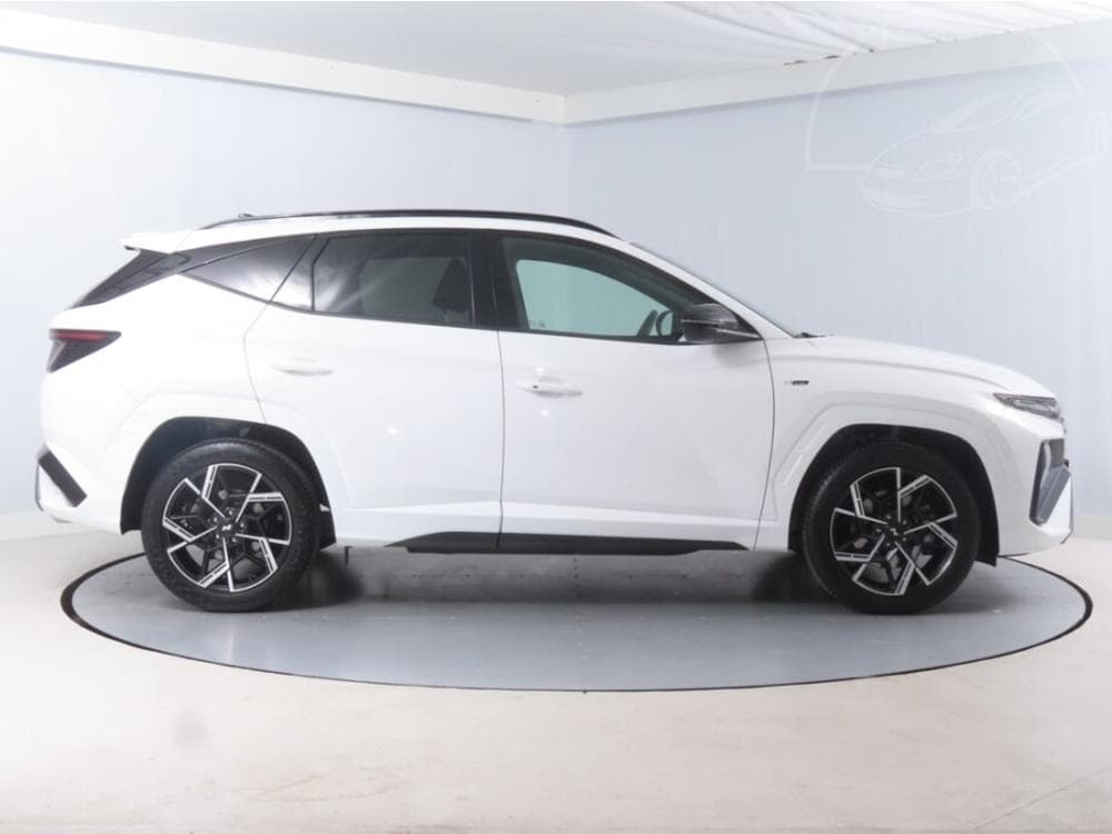 2025 Hyundai TUCSON - 11