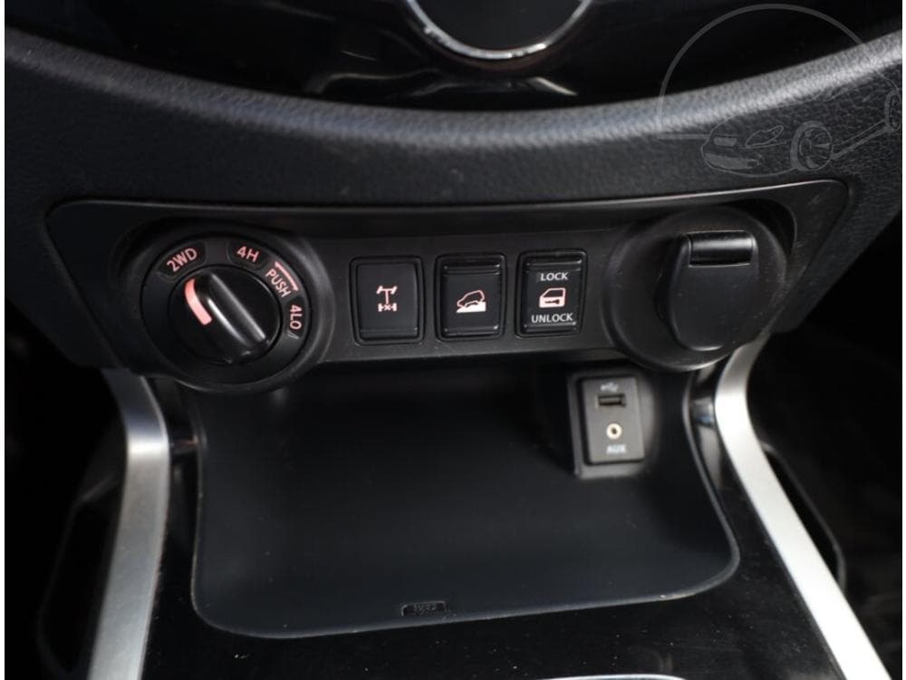 2016 Nissan NAVARA - 23