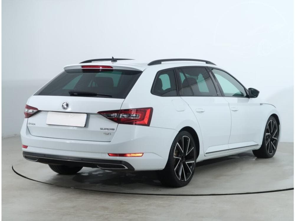 2016 Škoda SUPERB - 13