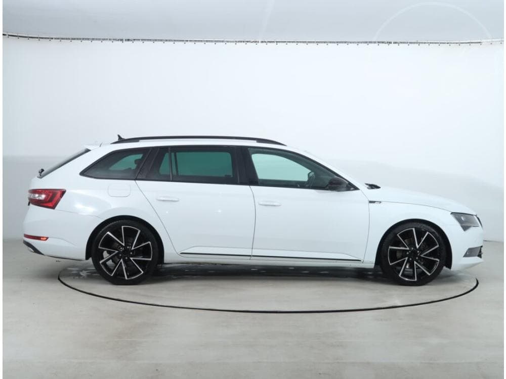 2016 Škoda SUPERB - 16
