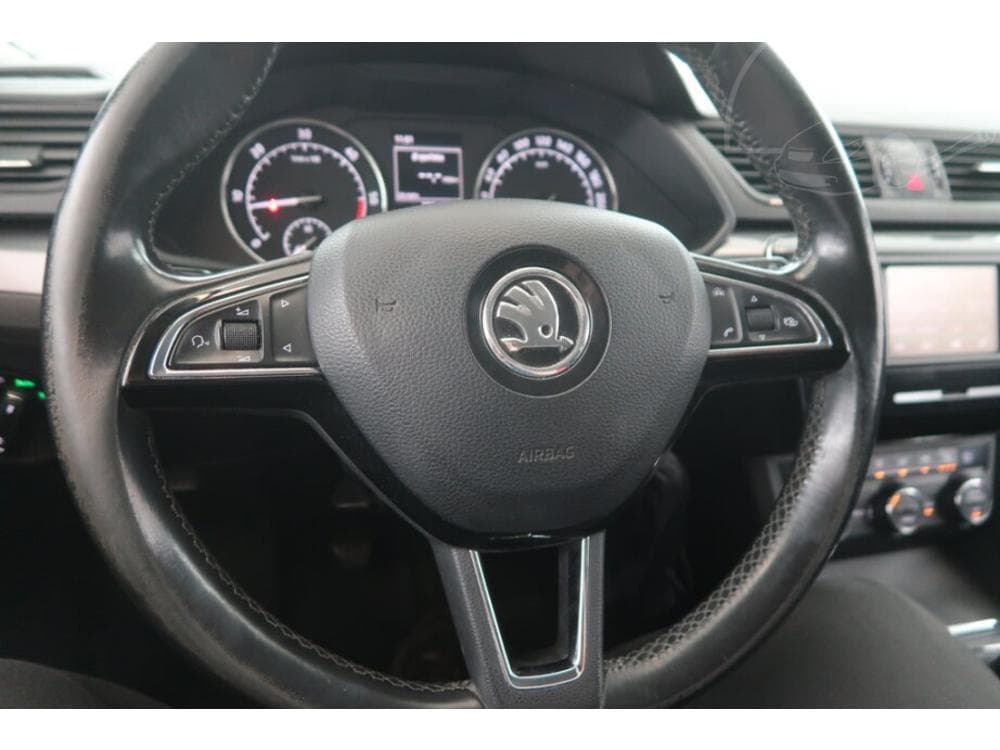 2016 Škoda SUPERB - 11