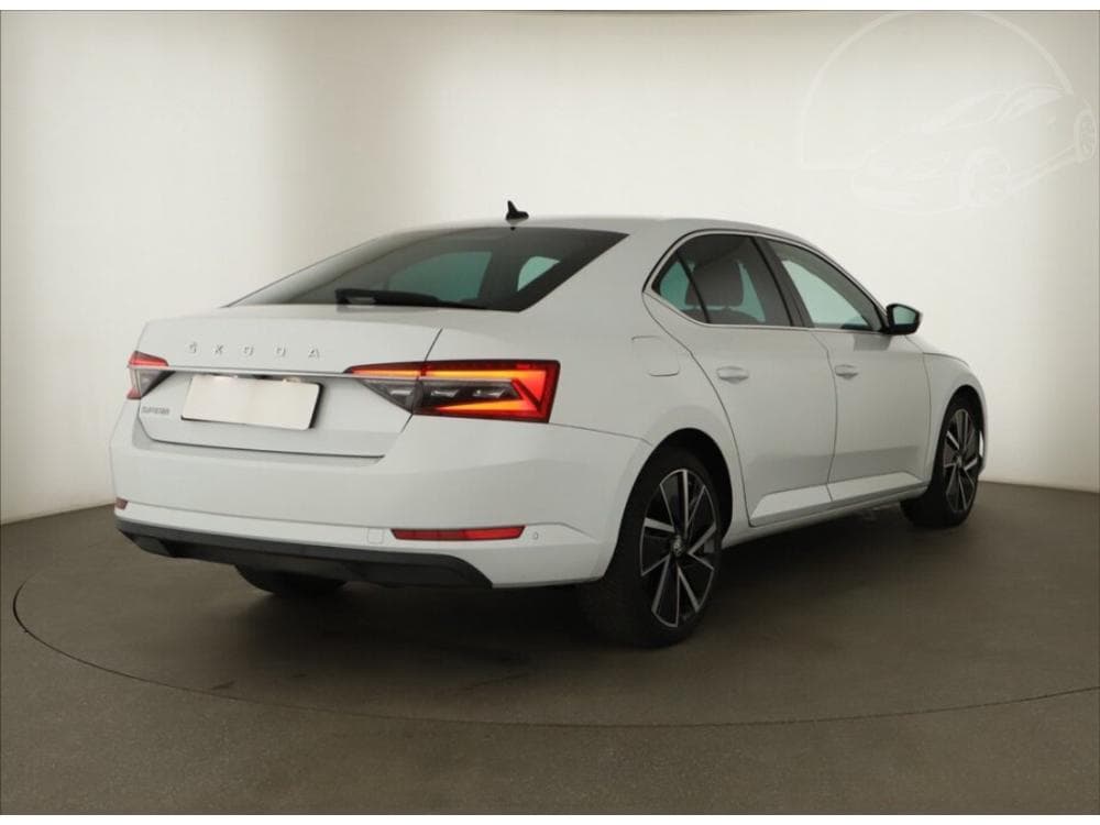 2020 Škoda SUPERB - 9