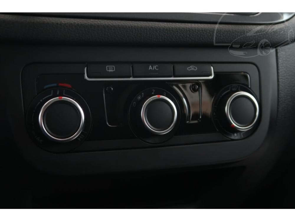 2012 Volkswagen TIGUAN - 13