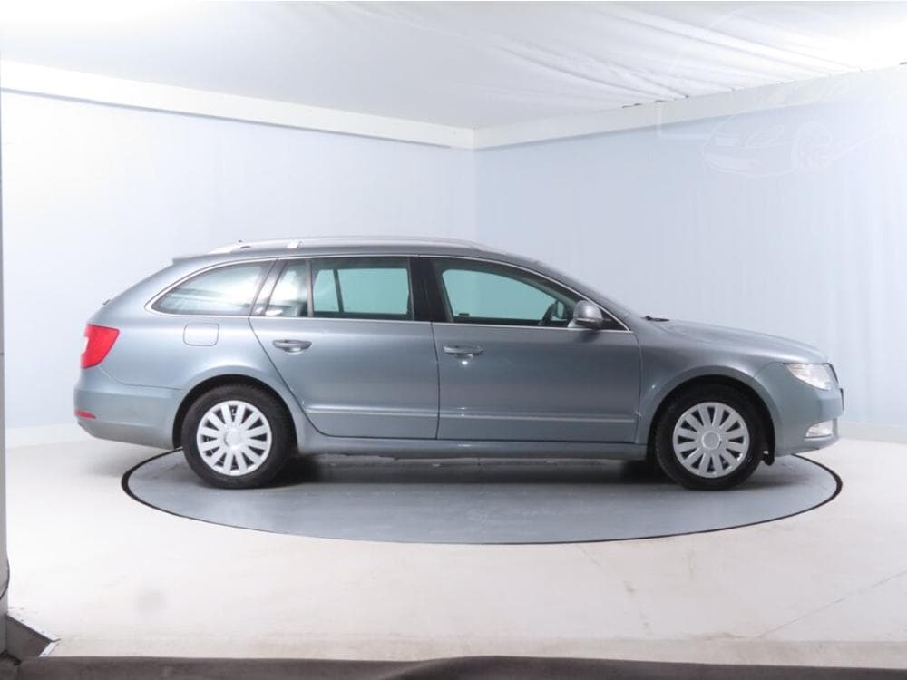2010 Škoda SUPERB - 6