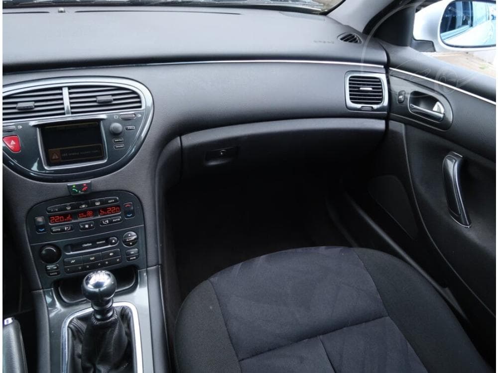2004 Peugeot 607 - 8