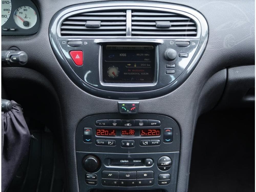 2004 Peugeot 607 - 12